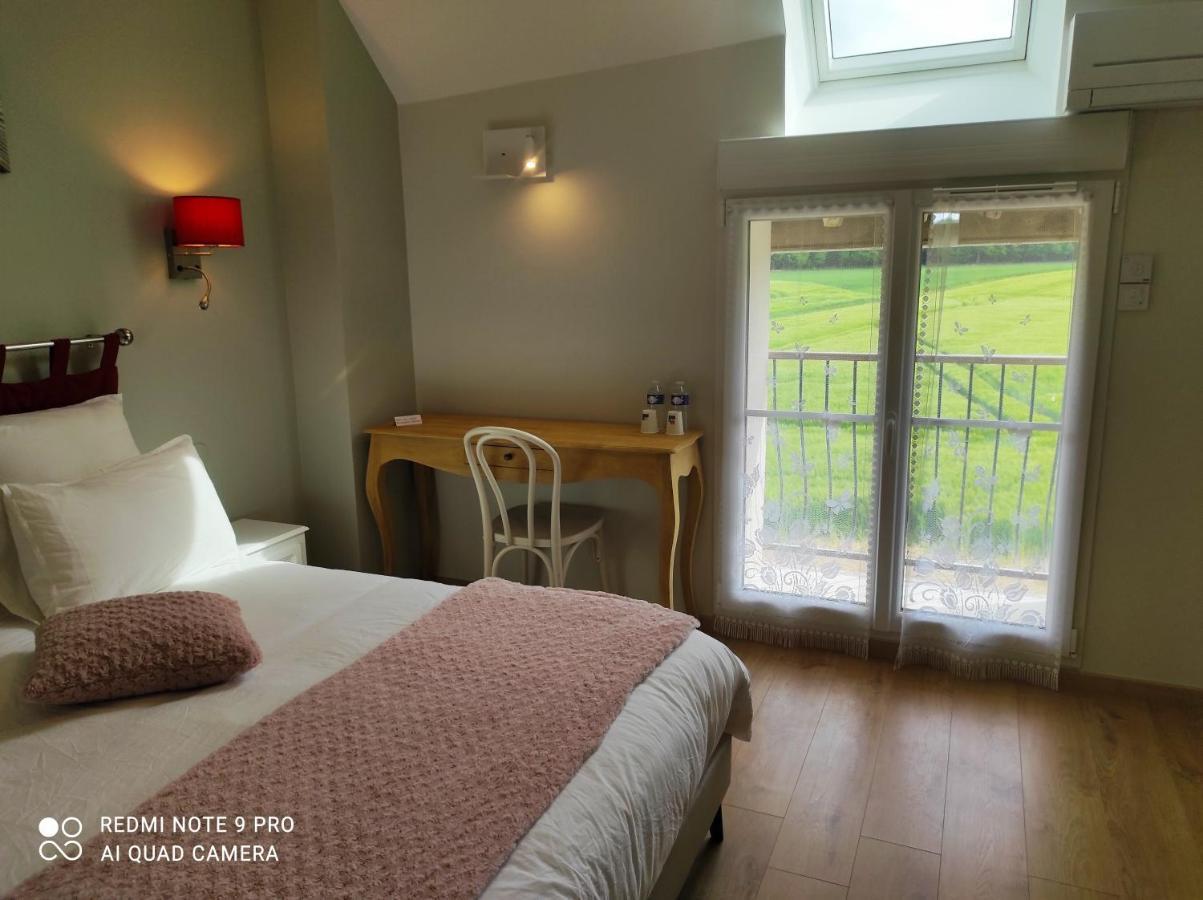 Chambre D'Hotes Le Domaine Des Hirondelles Champcenest Buitenkant foto