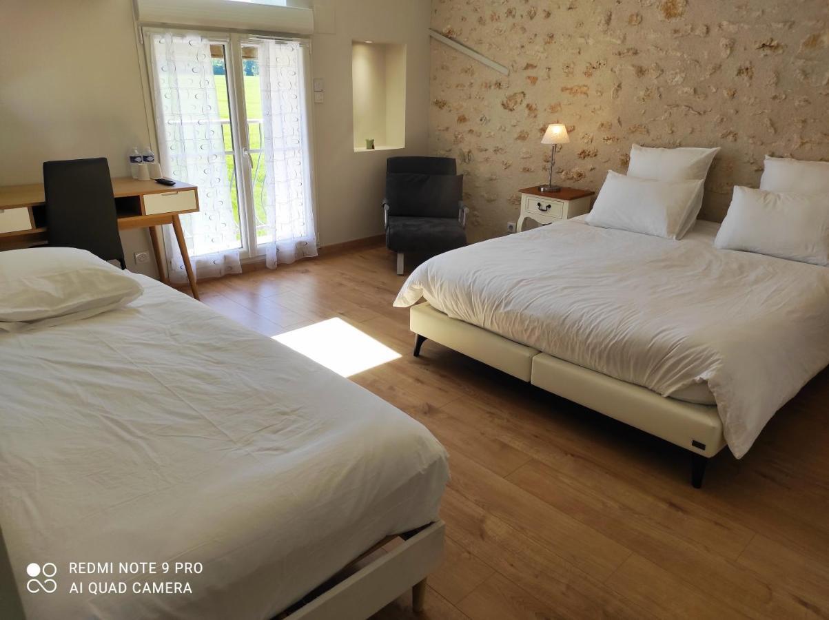 Chambre D'Hotes Le Domaine Des Hirondelles Champcenest Buitenkant foto