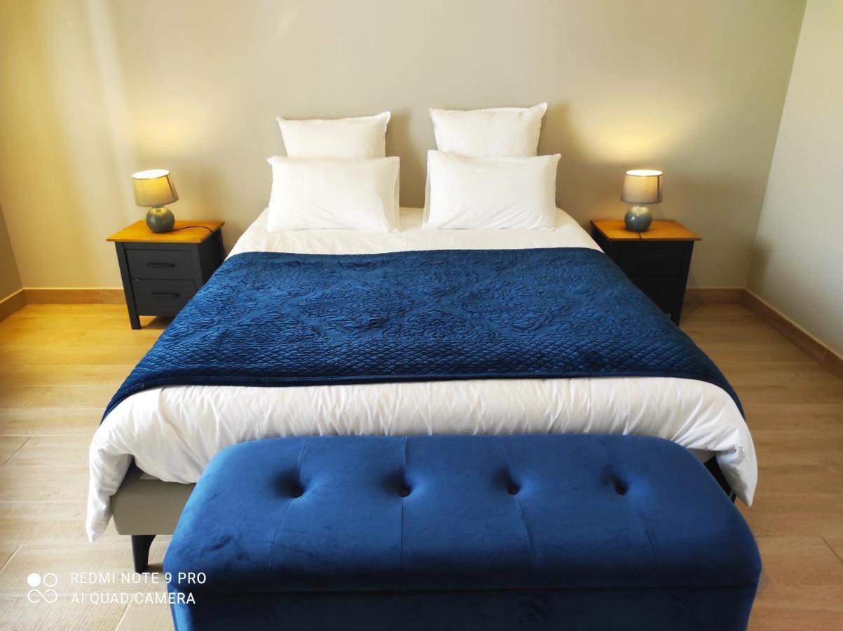 Chambre D'Hotes Le Domaine Des Hirondelles Champcenest Buitenkant foto
