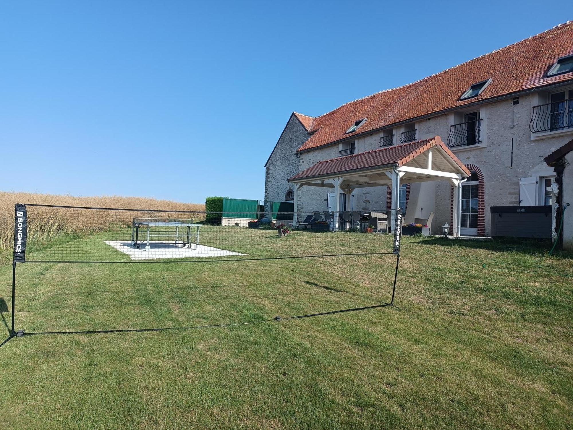 Chambre D'Hotes Le Domaine Des Hirondelles Champcenest Buitenkant foto